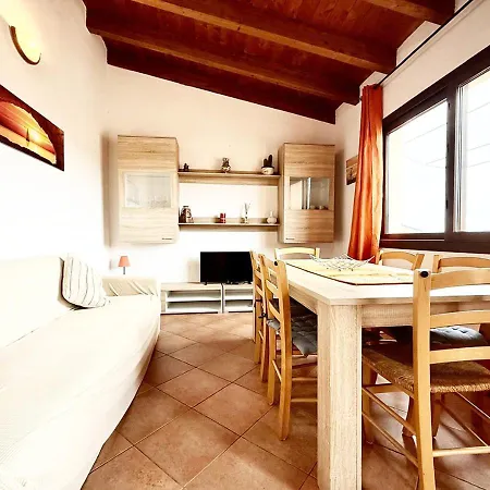 Pgs Immobiliare Srls Bellavista Mare Attico Con Balcone Vista Mare E Parcheggio Privato La Maddalena Apartment La Maddalena (Sassari)