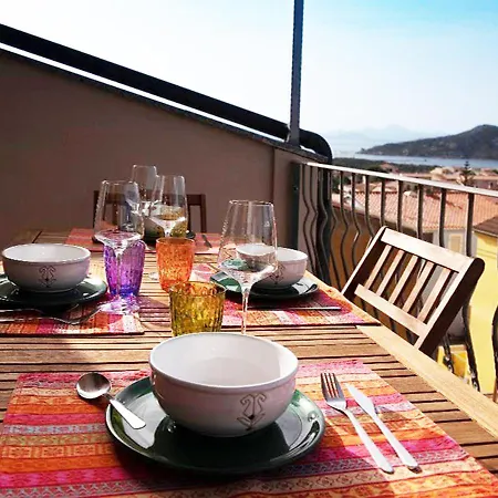 Pgs Immobiliare Srls Bellavista Mare Attico Con Balcone Vista Mare E Parcheggio Privato La Maddalena