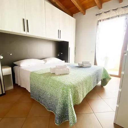 Pgs Immobiliare Srls Bellavista Mare Attico Con Balcone Vista Mare E Parcheggio Privato La Maddalena Apartment *