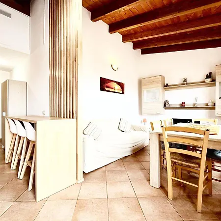Pgs Immobiliare Srls Bellavista Mare Attico Con Balcone Vista Mare E Parcheggio Privato La Maddalena La Maddalena (Sassari)