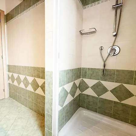 Pgs Immobiliare Srls Bellavista Mare Attico Con Balcone Vista Mare E Parcheggio Privato La Maddalena
