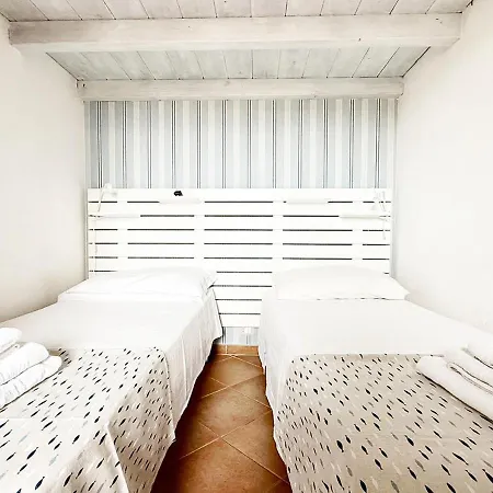 Apartment Pgs Immobiliare Srls Bellavista Mare Attico Con Balcone Vista Mare E Parcheggio Privato *